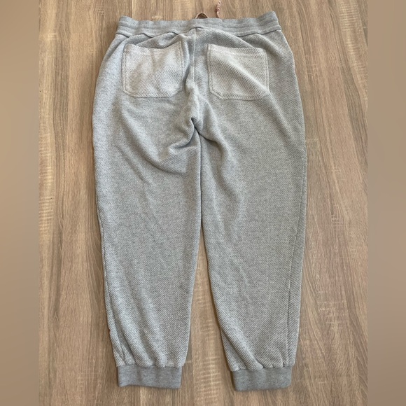 Sundance - Grey Embroidered Floral relaxed fit high rise waffle joggers. Size L - Picture 4 of 8